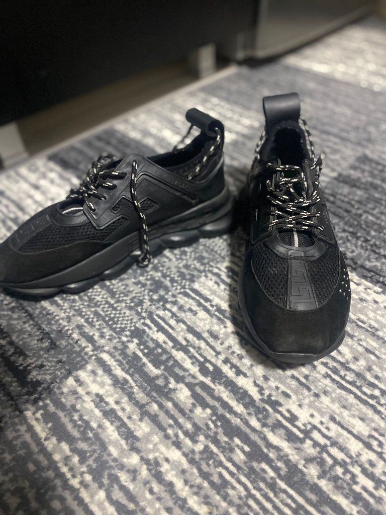 Adidași versace chain reaction