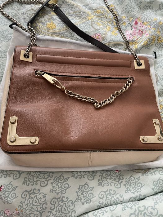 Geanta Furla din piele si accesorii aurii