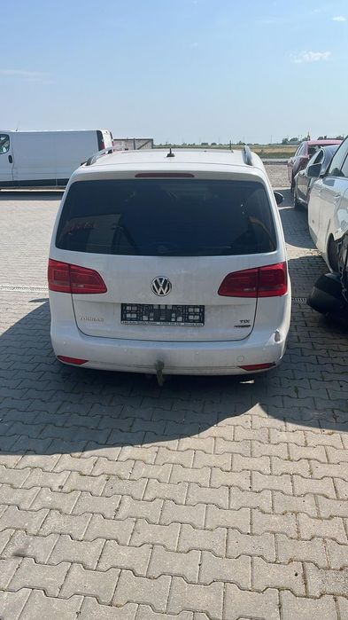 Dezmembram Volkswagen Touran 1.6 diesel din 2012