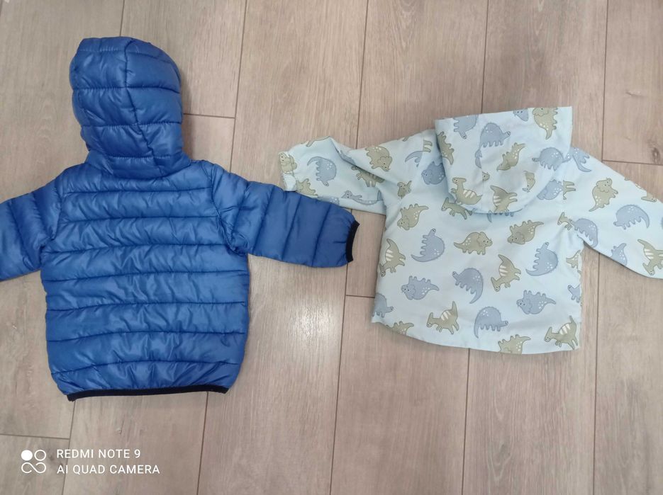 Продавам детски есенни якенца 3-6м