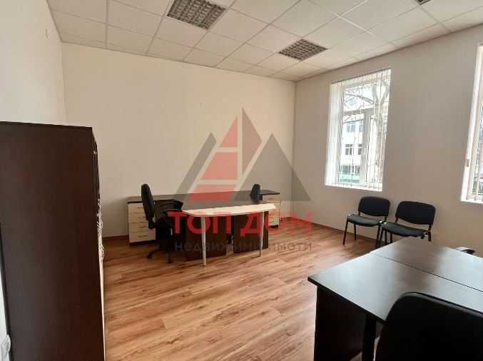 Дава се под наем Офис в Варна, Център - 130 кв.м за 1200 € - Снимка #5