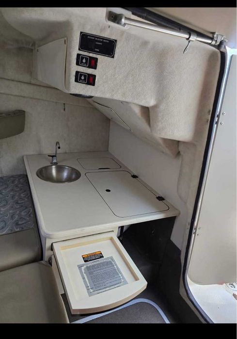 Bayliner Capri 2352 LS Cuddy 8 m V8 5.7 MPI Mercuiser 300 HP + peridoc