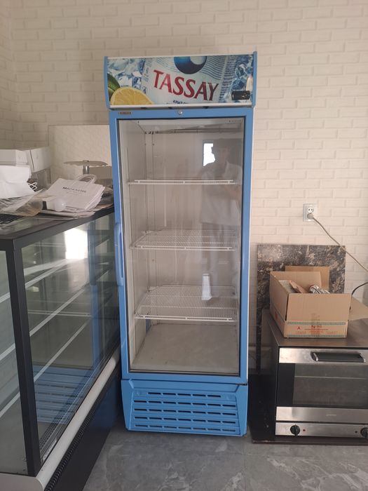 Ремонт холодильника и морозильной камеры.