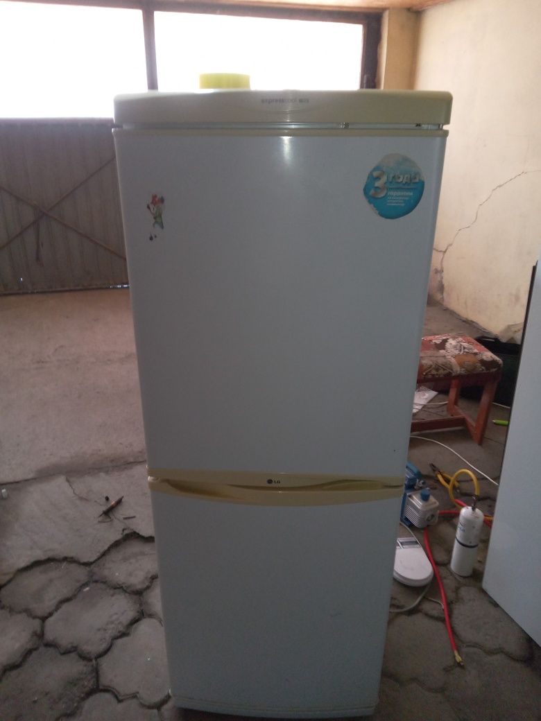 Продаю холодильник LG