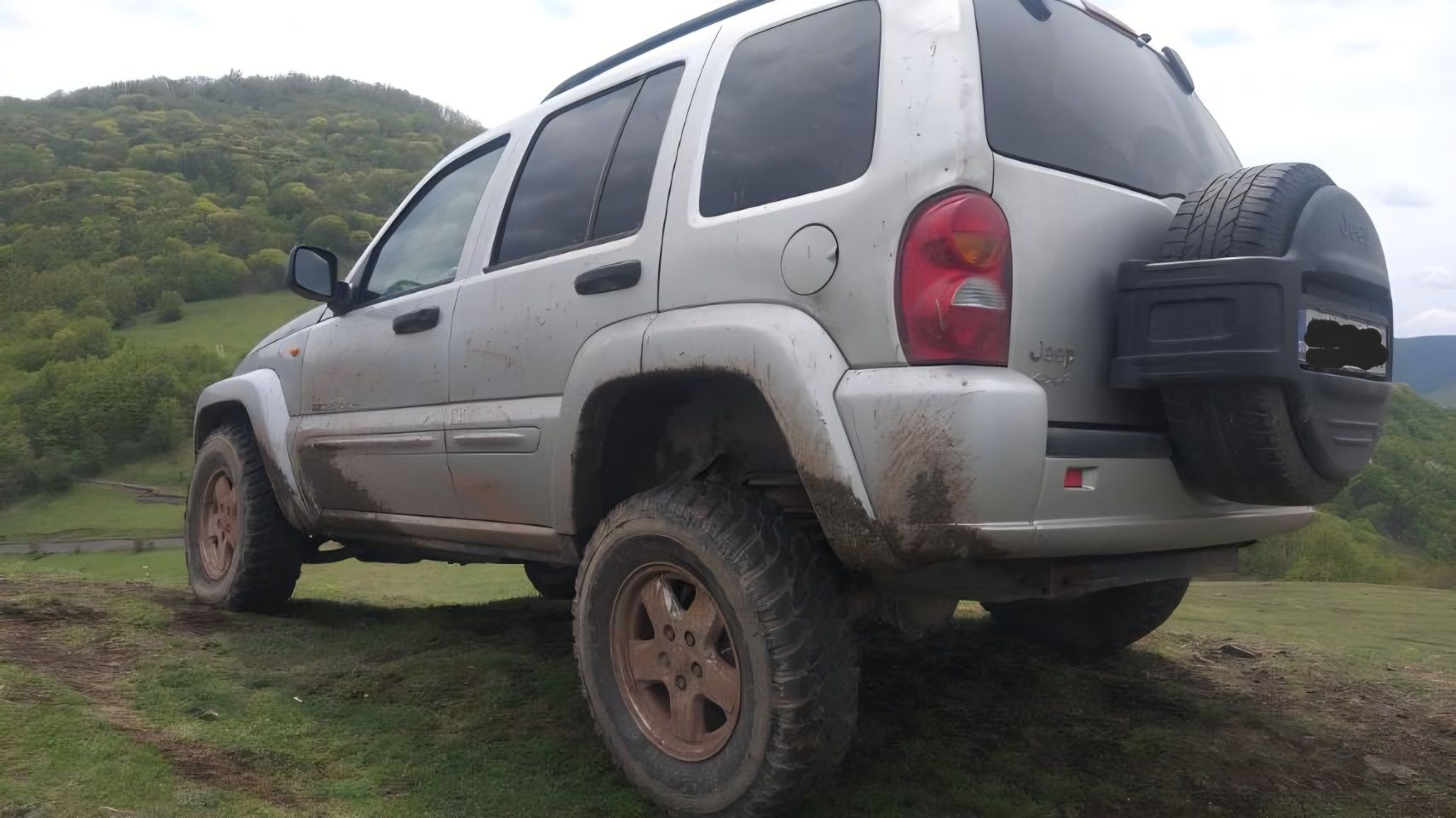 Подготвен Jeep Cherokee KJ 2.5 CRD