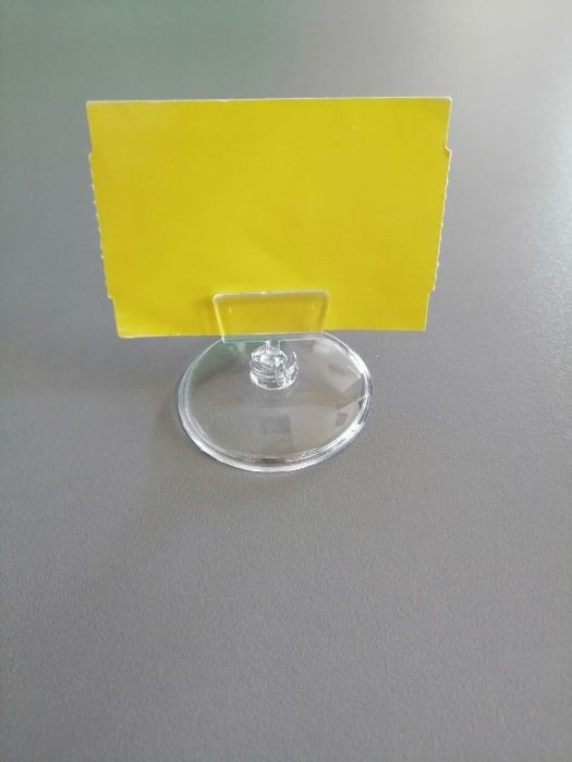 Пластмасова кръгла основа с накрайник за фирмени етикети
