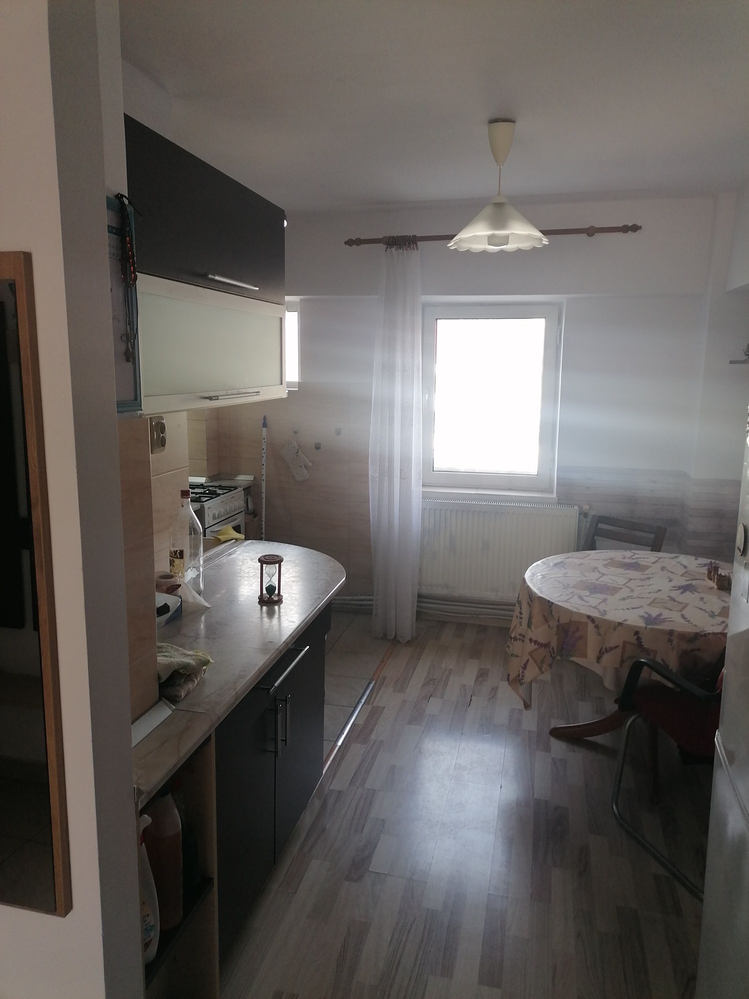 Închiriez apartament 3 camere Târgu Neamț,