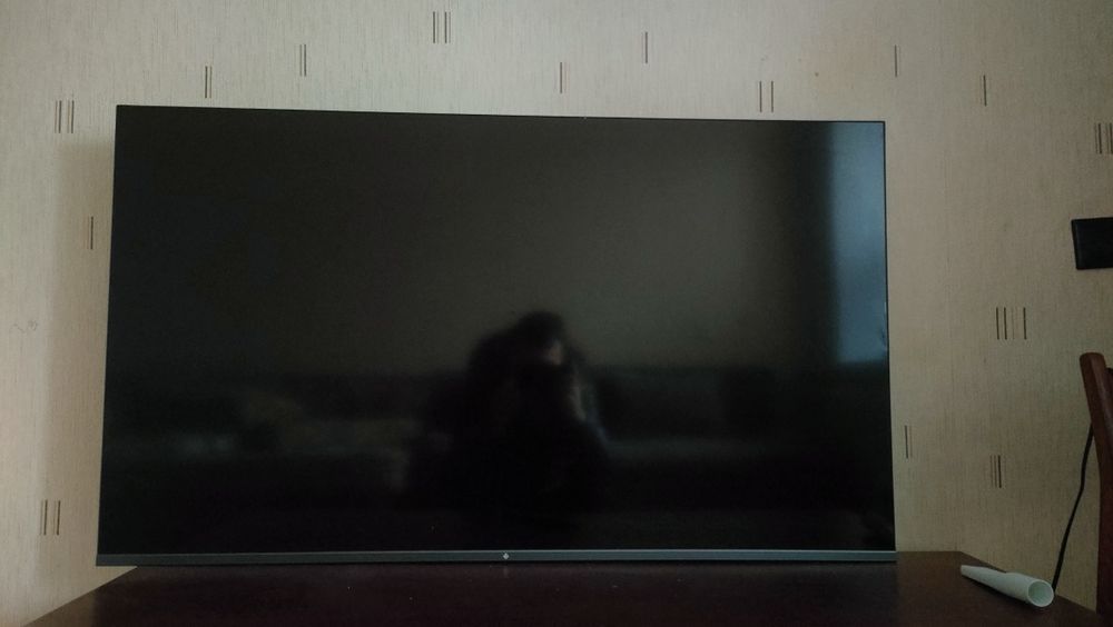 Продам телевизор сморт и диван