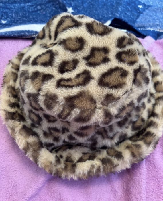 palarie leopard h&m