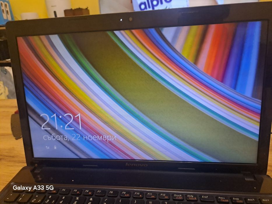 Продавам лаптоп Lenovo