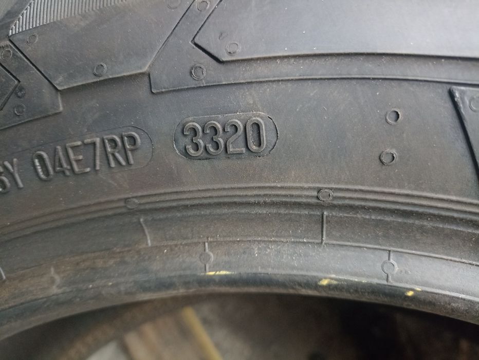 4 anvelope de iarna Continental 225/55 R17C.Pretul este pe bucata.