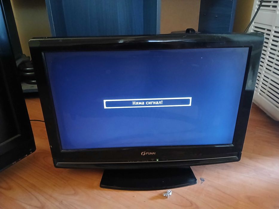 Телевизор FUNAI работещ