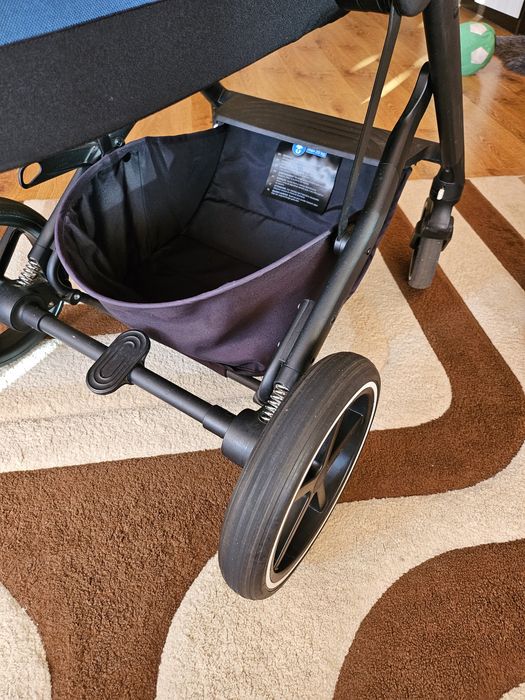 Количка Cybex balios s lux с много подаръци