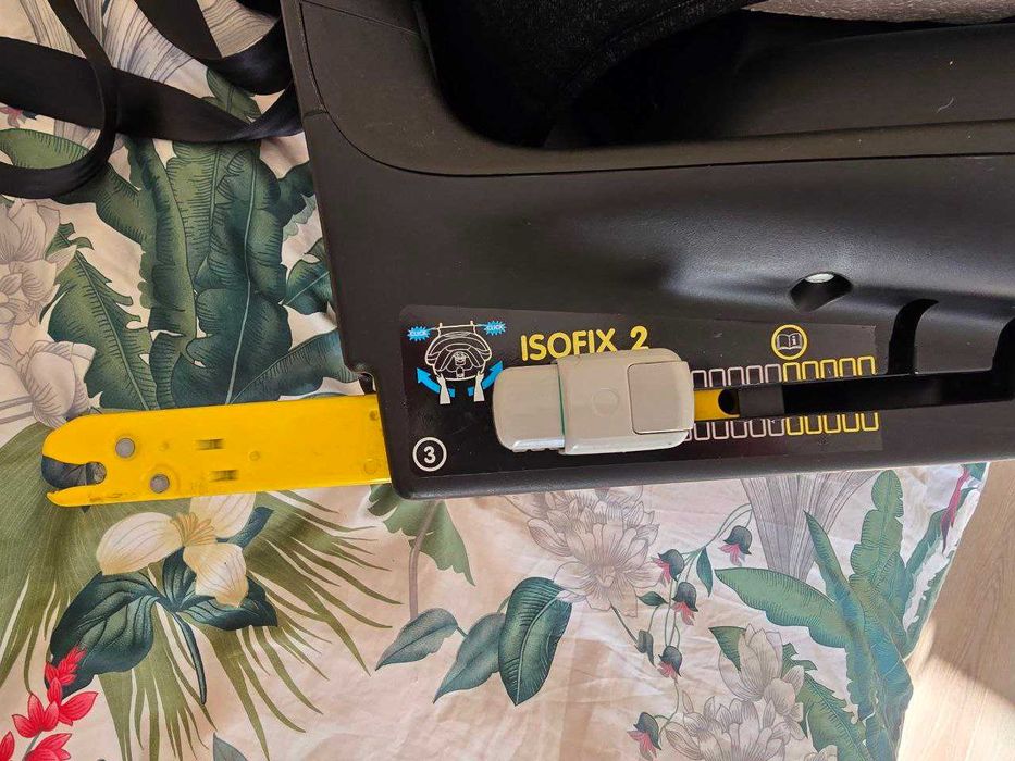 Maxi-Cosi ISOFIX 3 столче за кола 0–4 години (като ново) автокресло