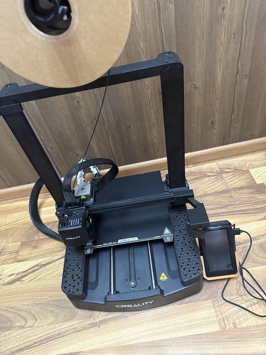 Продаю 3D-принтер Creality Ender-3 V3 SE