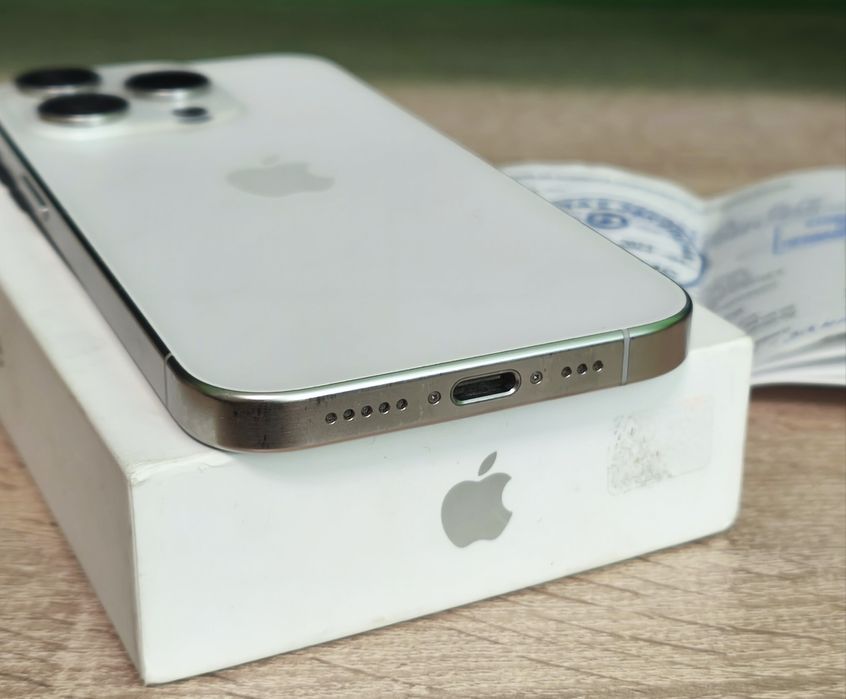 •Като нов•iPhone 15 Pro 256GB