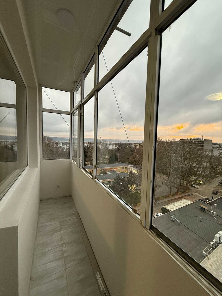 Продава се Двустаен апартамент в Варна, Автогара - 45 кв.м за 2220 €/кв.м - Снимка #3