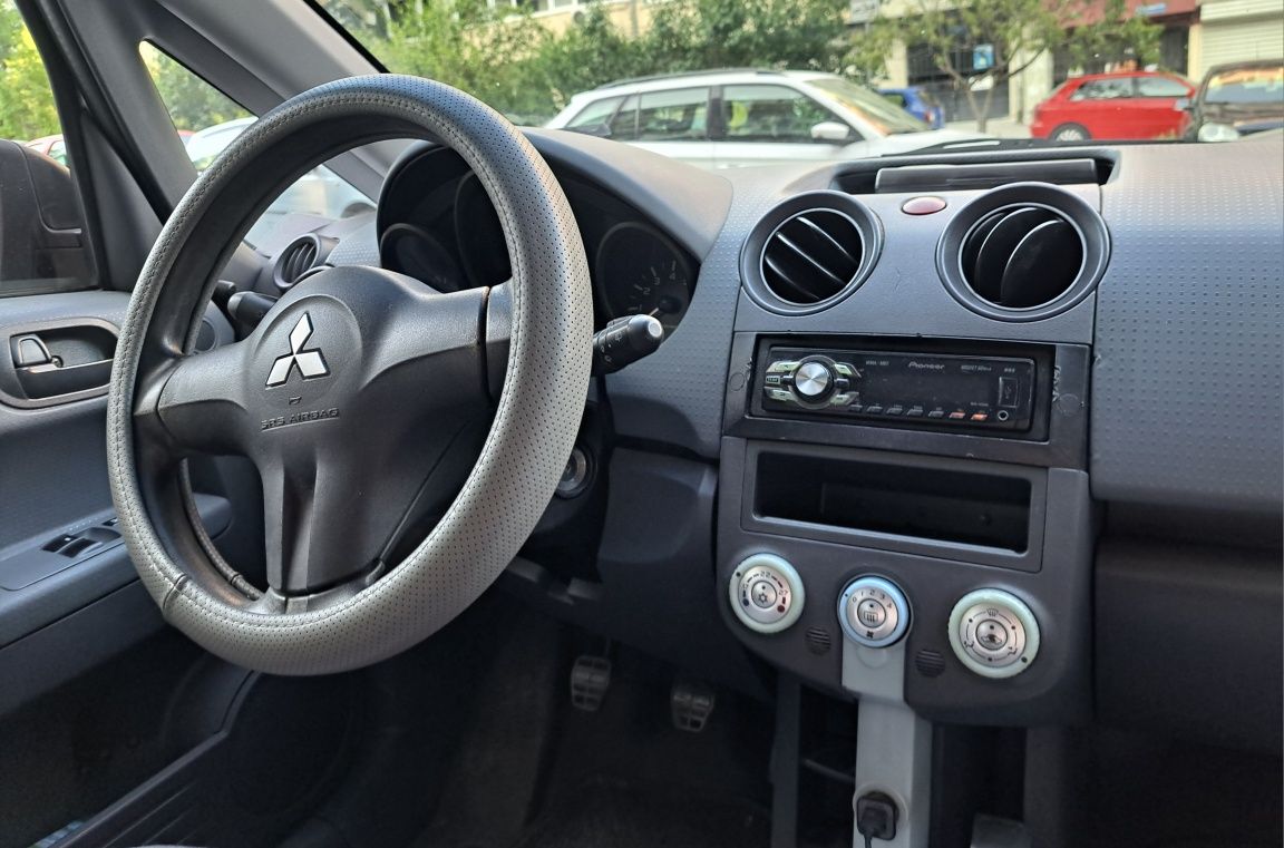 Mitsubishi Colt продавам