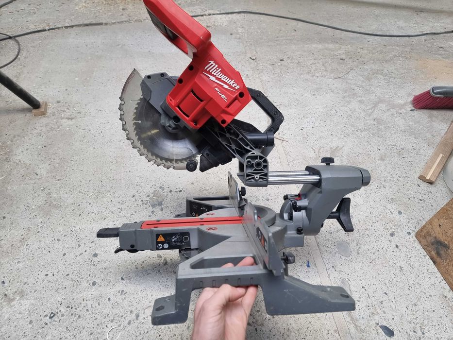 Fierastrau Circular Stationar Milwaukee M18 FMS 190 Acumulator 18V