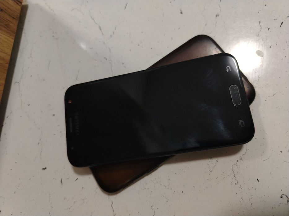 Samsung j330 в идеальном состоянии