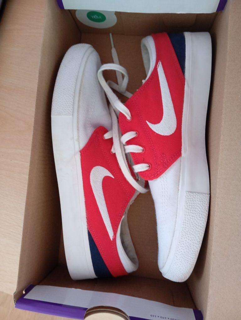 Nike SB zoom Janoski CNVS RM