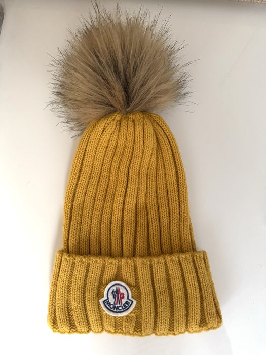 Moncler зимна шапка