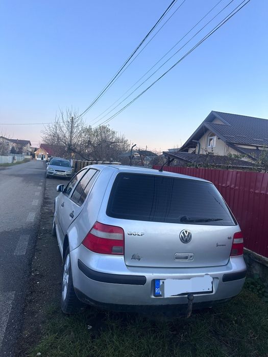 Vând Volkswagen Golf 4