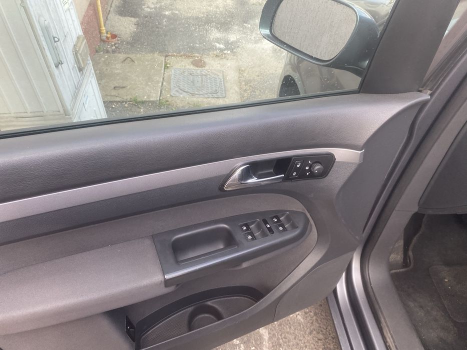 VW Touran 1.9 (BLS) ,an de fabricatie 2006