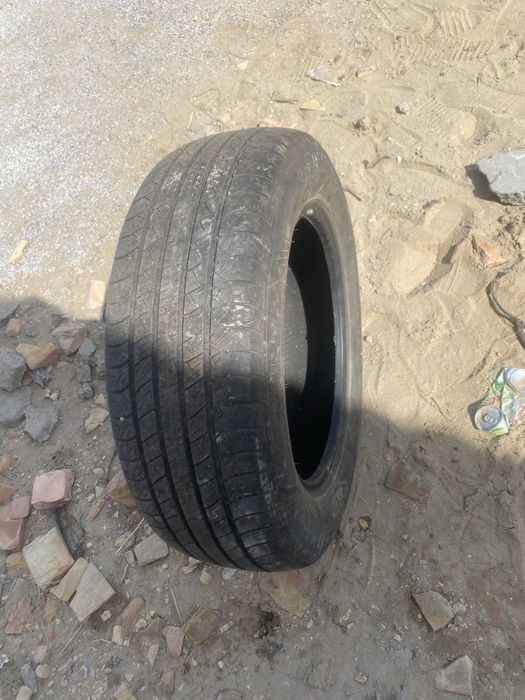 Покрышка одиночка 215 65 r17