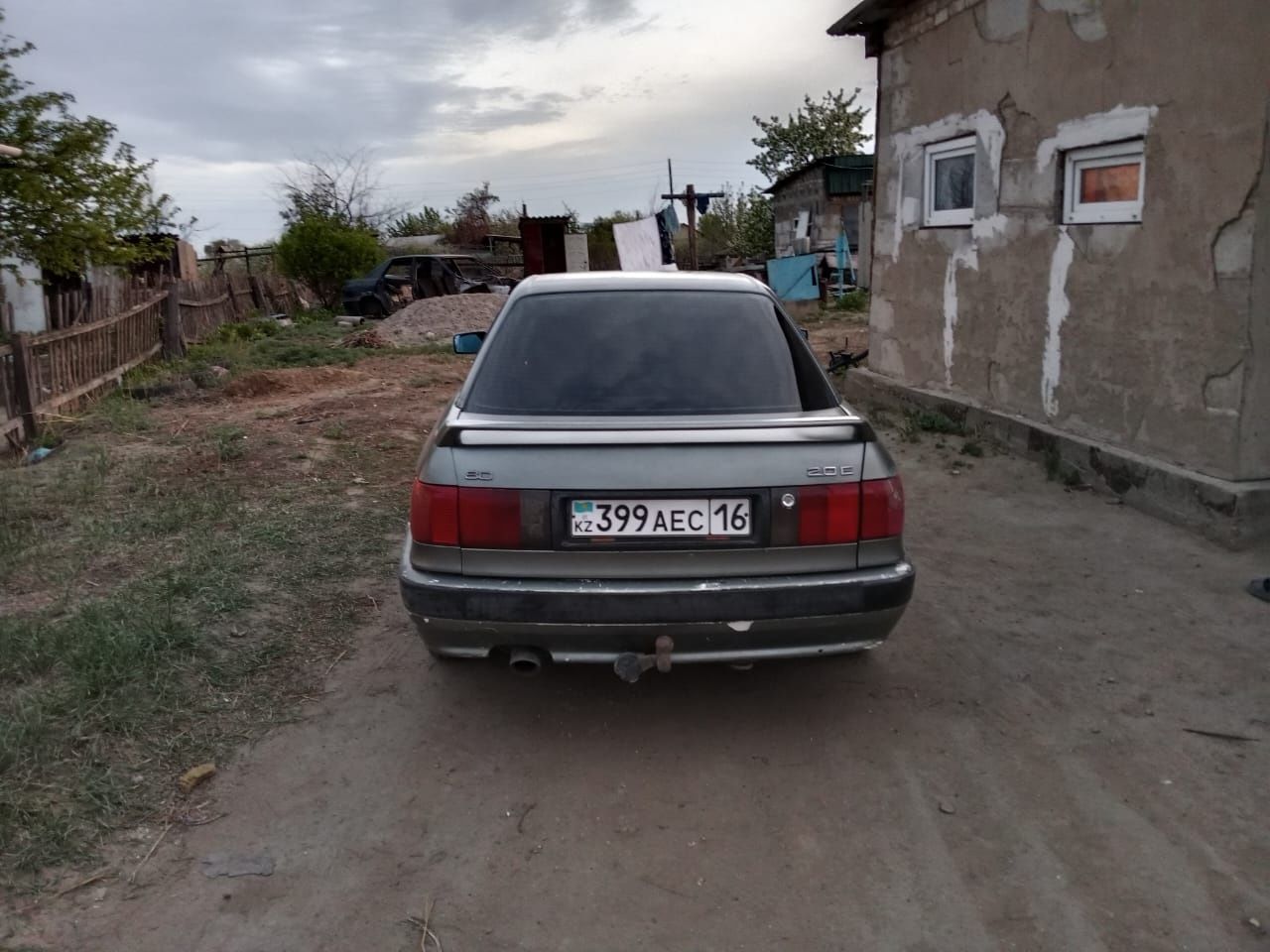 Продам машину .в среднем состоянии.инжектор.зимние колеса на титанках