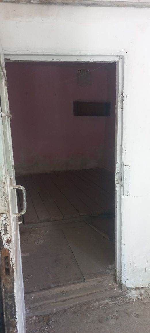 Surochni sotamiz Vagzal bozorchasi oldida