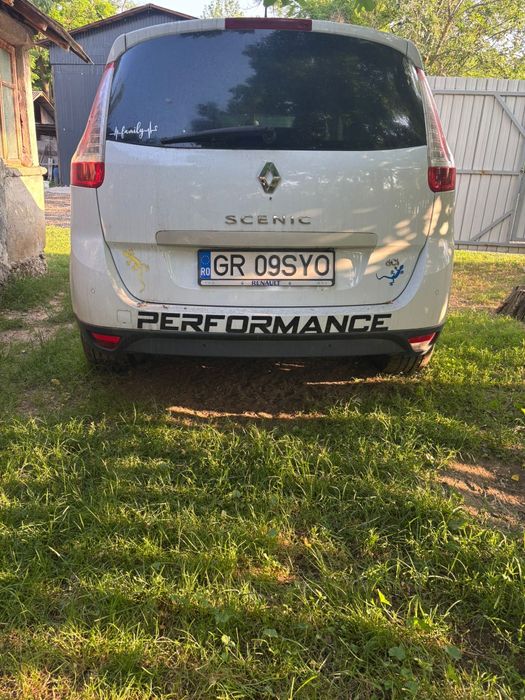 Vând Renault grande scenic