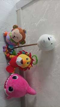Детские игрушки для маленьких детей
