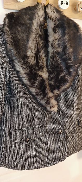 Sacou negru gri, cu guler din blăniță detasabil, M