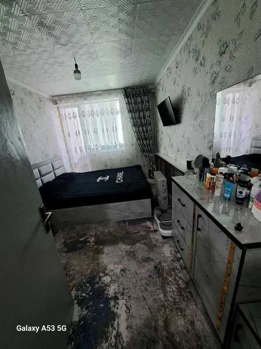 Талабалар шахарчасида зудлик билан 3 хона сотилади