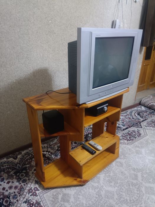 Срочно продаю Телевизор, ДВД приставку, и подставка для ТВ, приемлемые