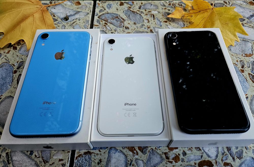 Iphone XR ( blue, white, black )