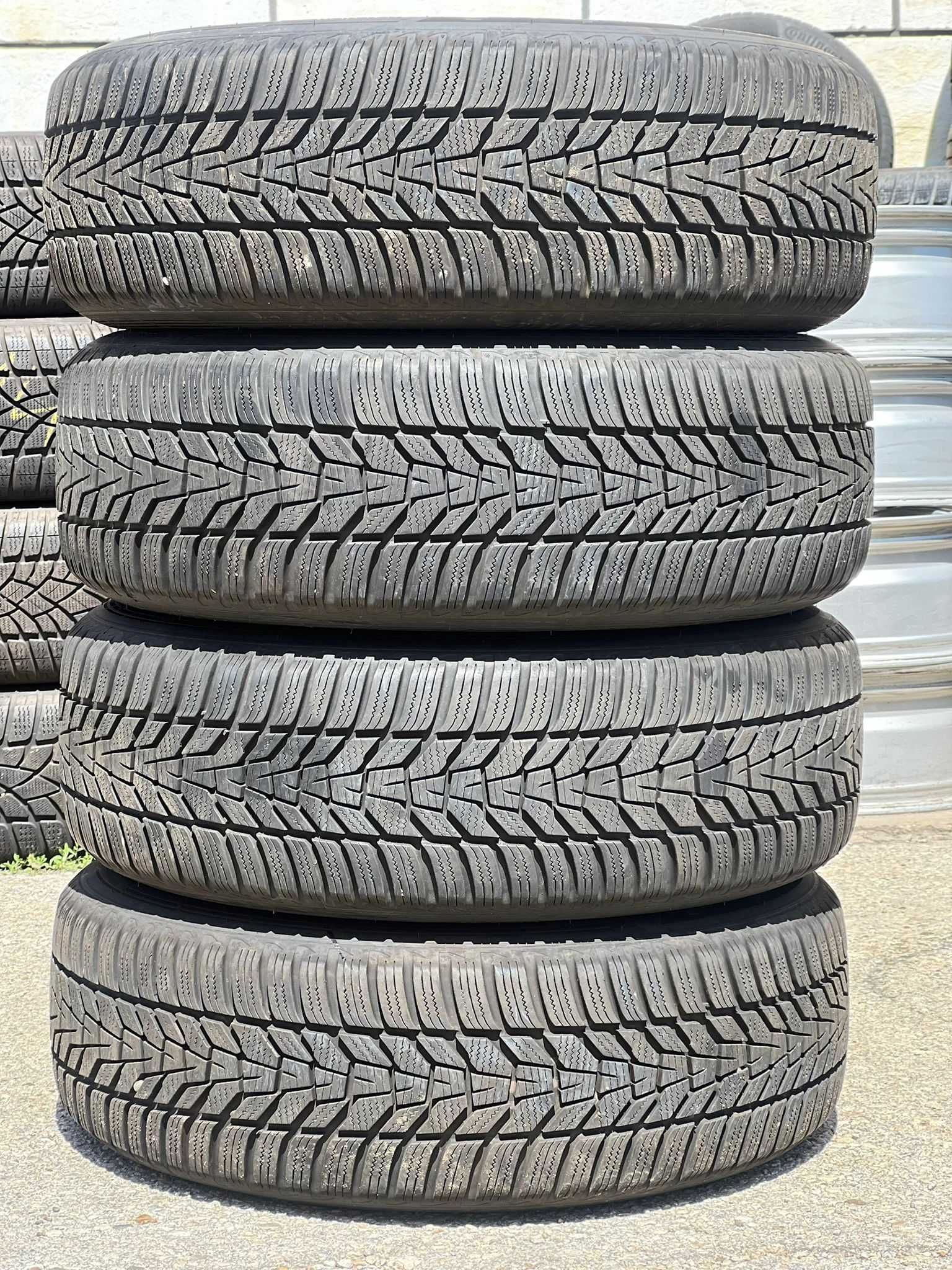 Зимни гуми 215 60 17 Hankook DOT 3923 грайфер 7мм без лепенки и фитили
