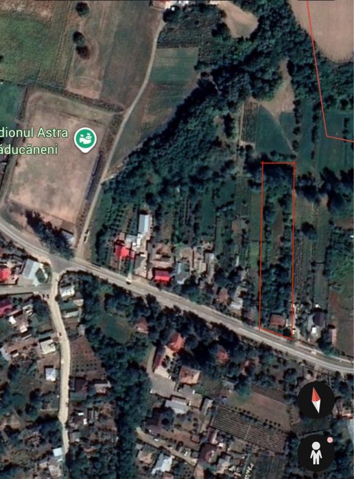 Teren intravilan + casă locuibilă (șoseaua națională DN28, Răducăneni)