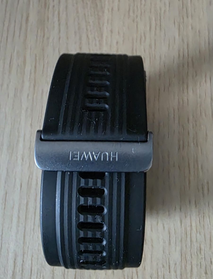 Смартчасовник Huawei watch D2