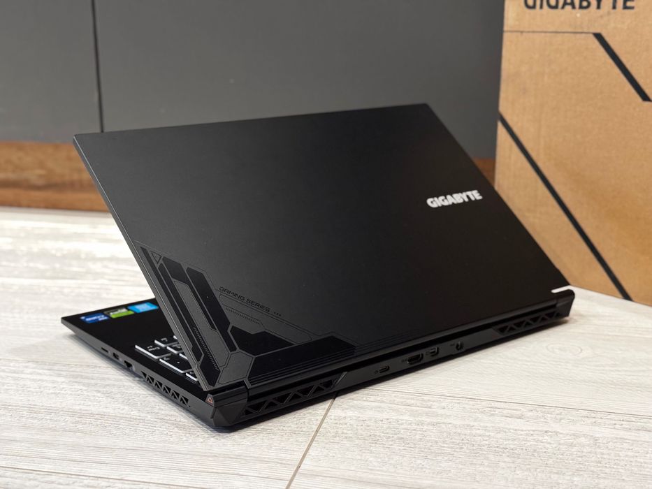 15.6 144hz /RTX 4060 8GB /i5 12500H /24GB ram /512GB / Гаранция