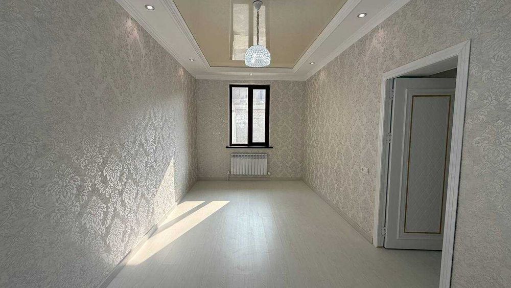 Шахар маркази Сафия 1 қаватда 4 хонали квартира сотилади.ID: 1531