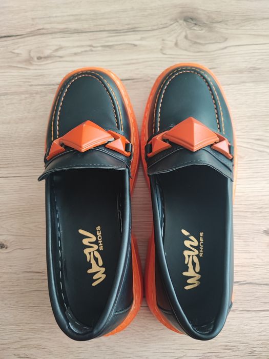 Дамски кожени обувки