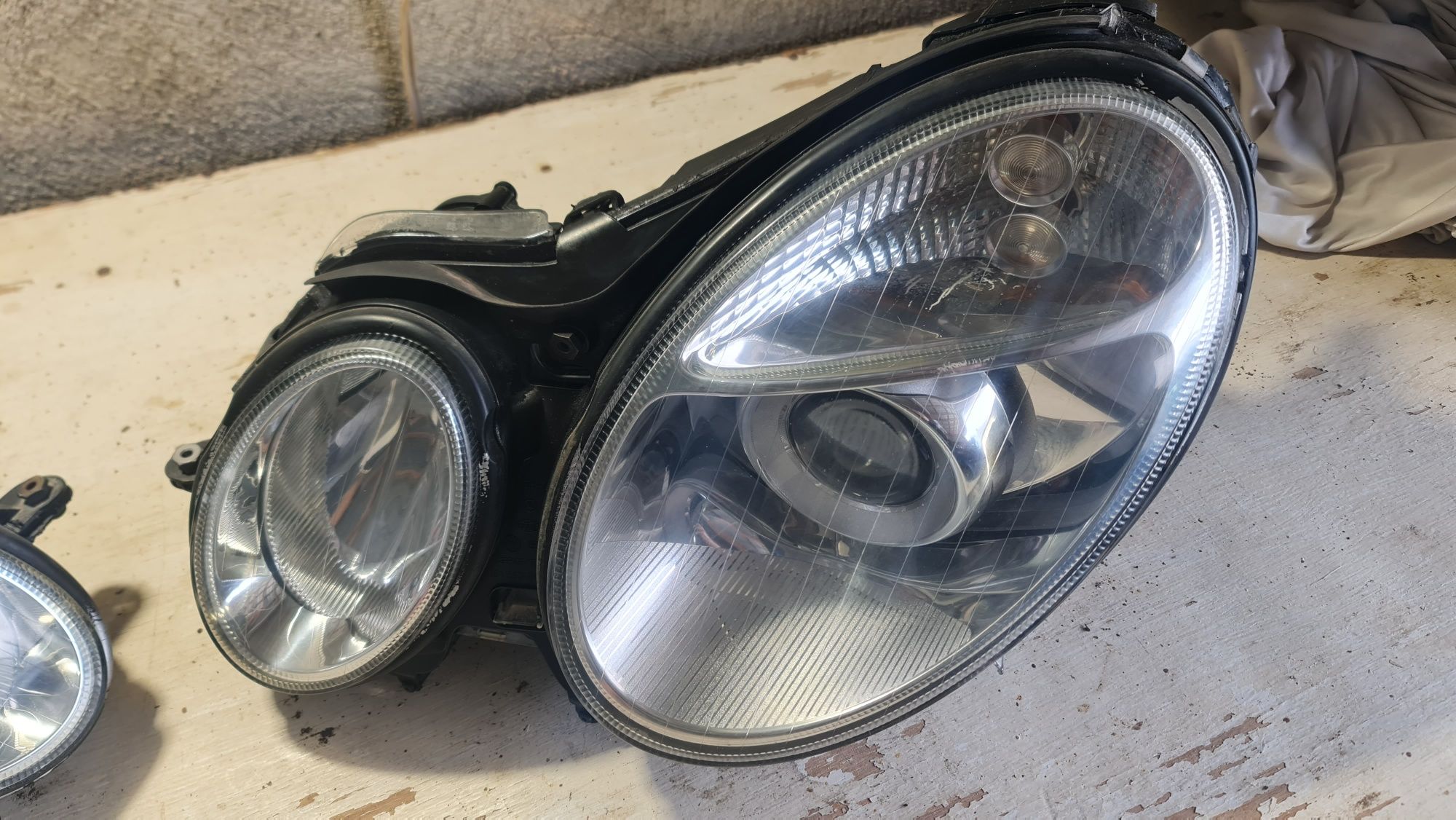 Биксенон фарове за Мерцедес w211/Mercedes w211