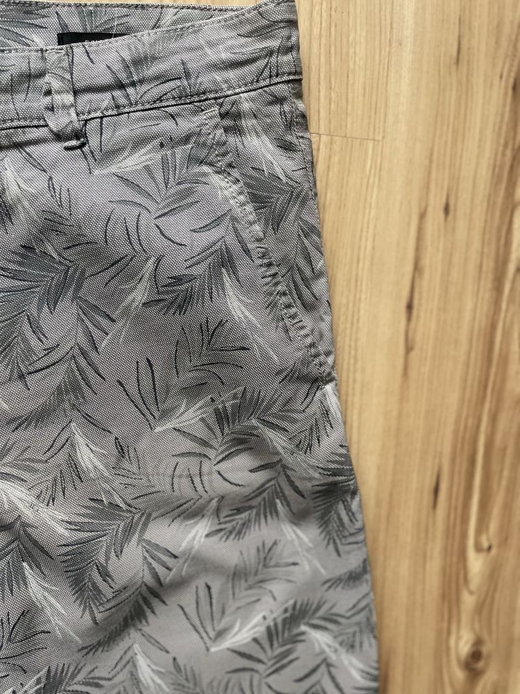 HUGO BOSS / мъжки къс панталон W34
