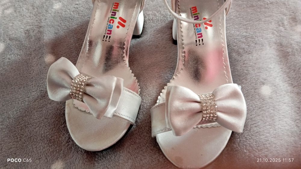 Сандали за момиче