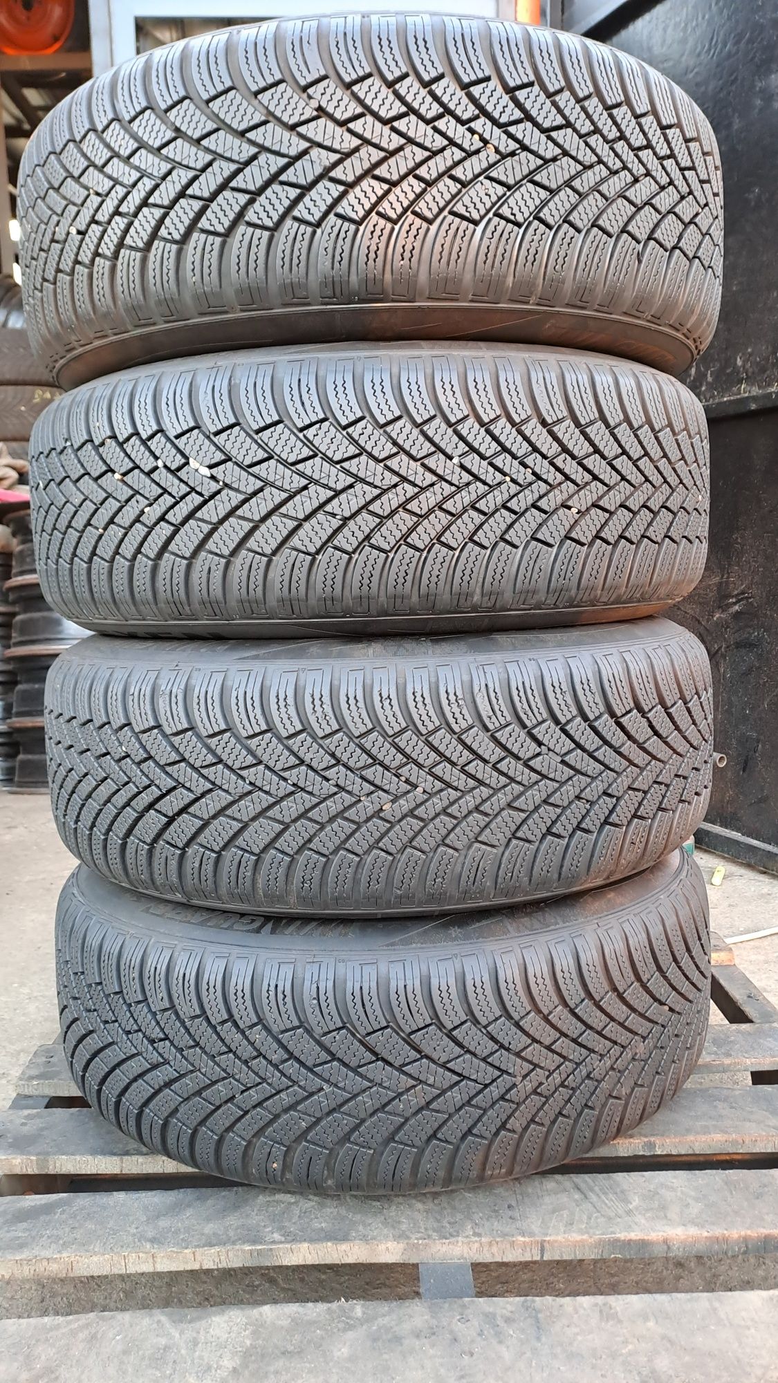 4бр. Почти Нови 205/60/16 Nexen Winguard Snow G 3