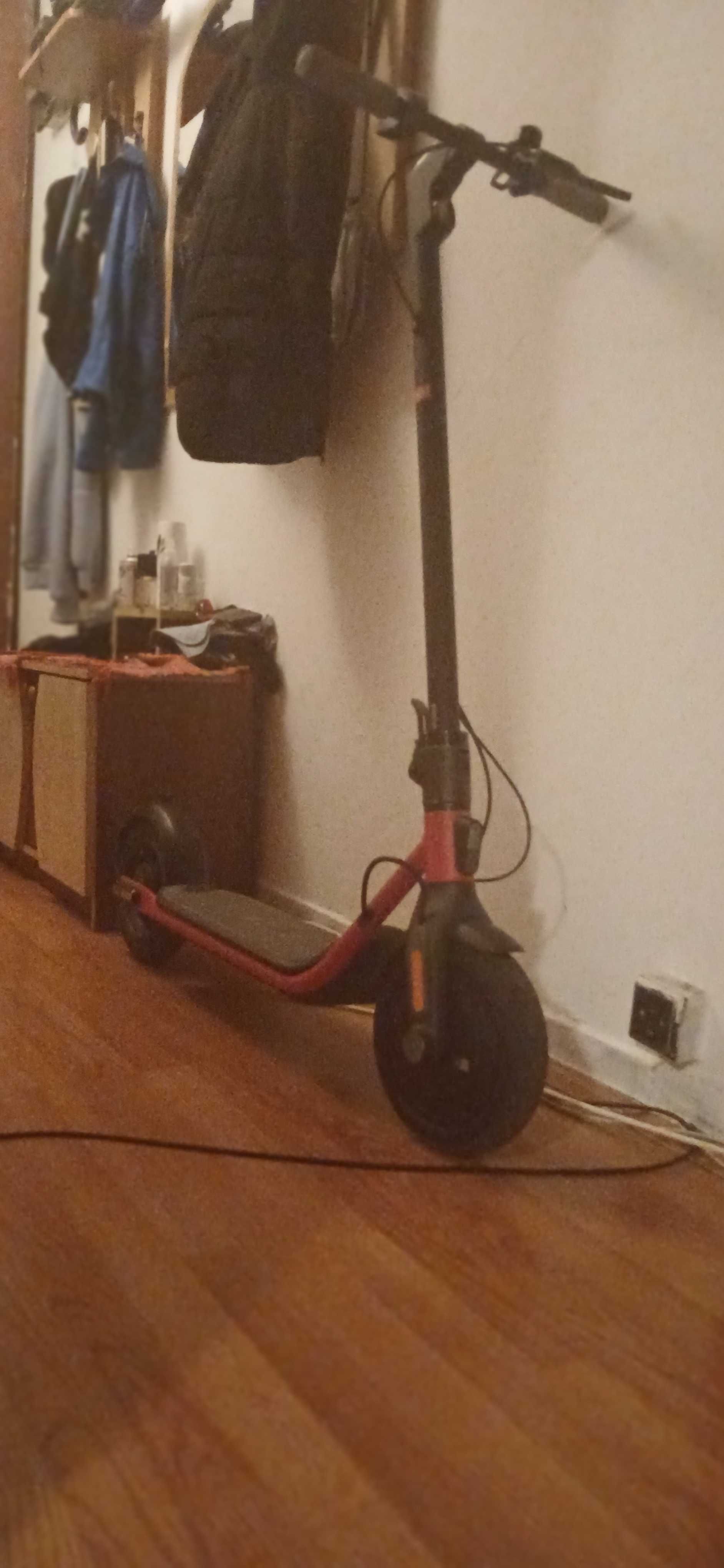 Trotineta Electrica Ninebot KickScooter D18E