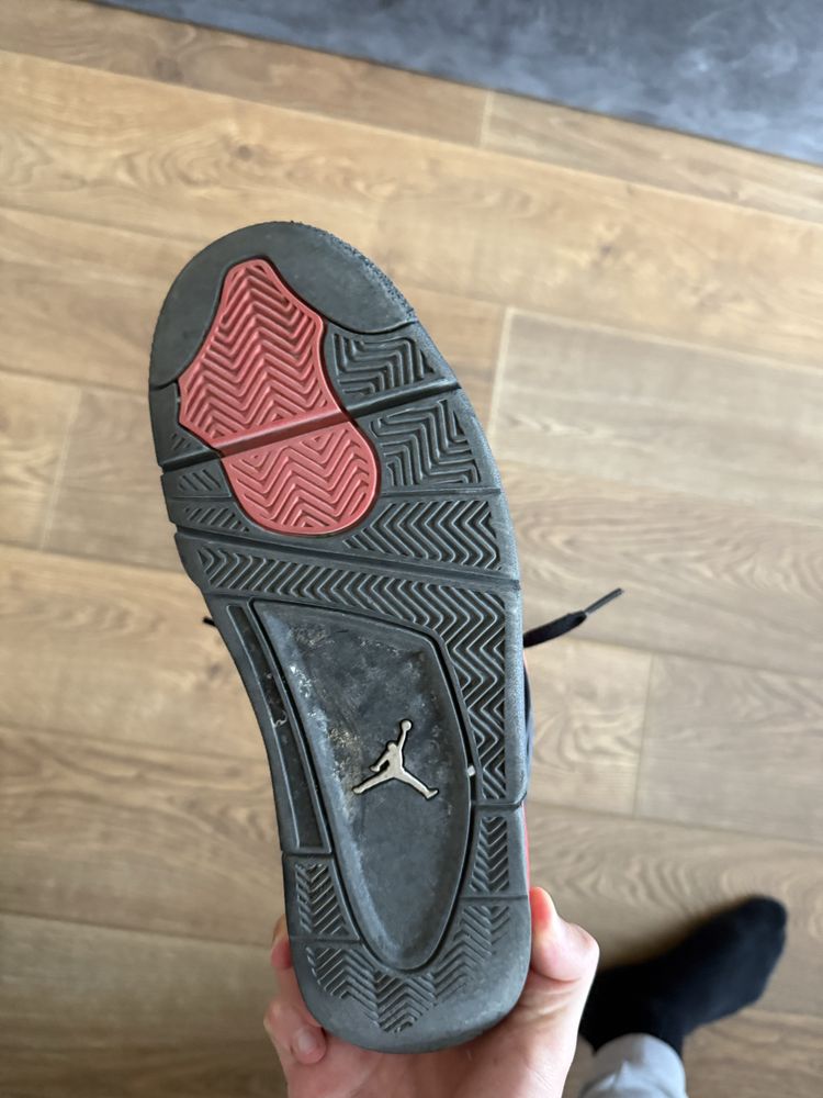 Jordan 4 Red thunder