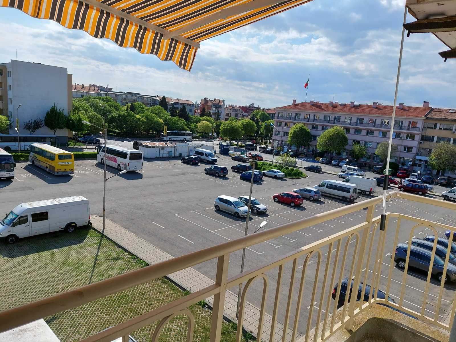 Aпартамент Кънтри-Лариса срещу община в Поморие